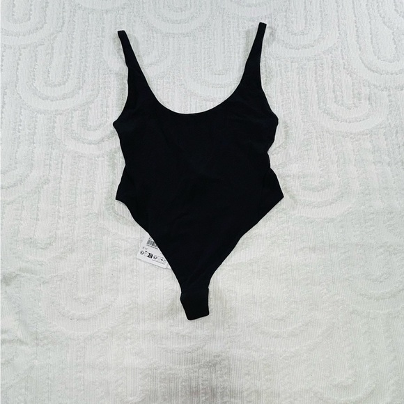 LULULEMON ATHLETICA Wundermost Ultra-Soft Thong Bodysuit Medium
